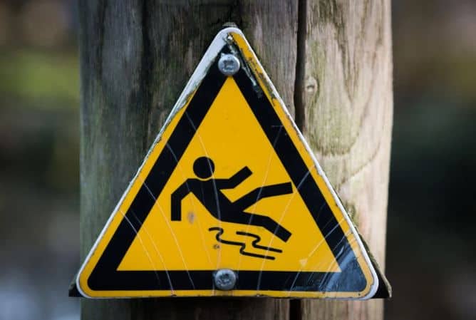 Slippery fall sign